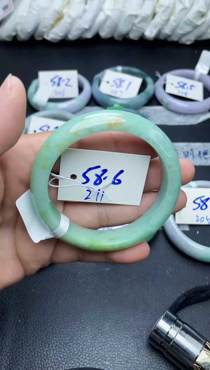 未镶嵌手镯翡翠211
