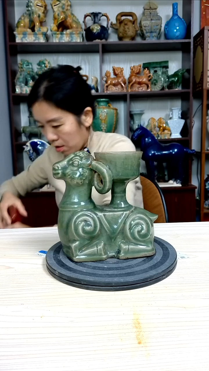 经典精美复古风格瓷器
