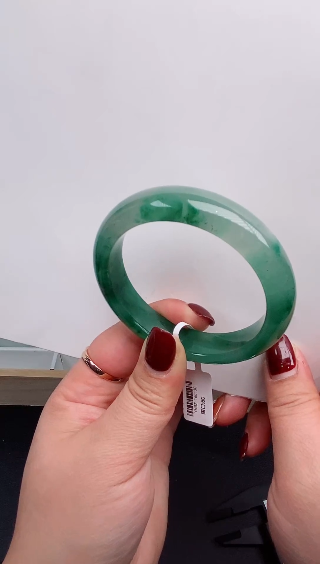 【闪购商品】石英质玉手镯未镶嵌天然非洲翠白底飘绿气质女款手镯20