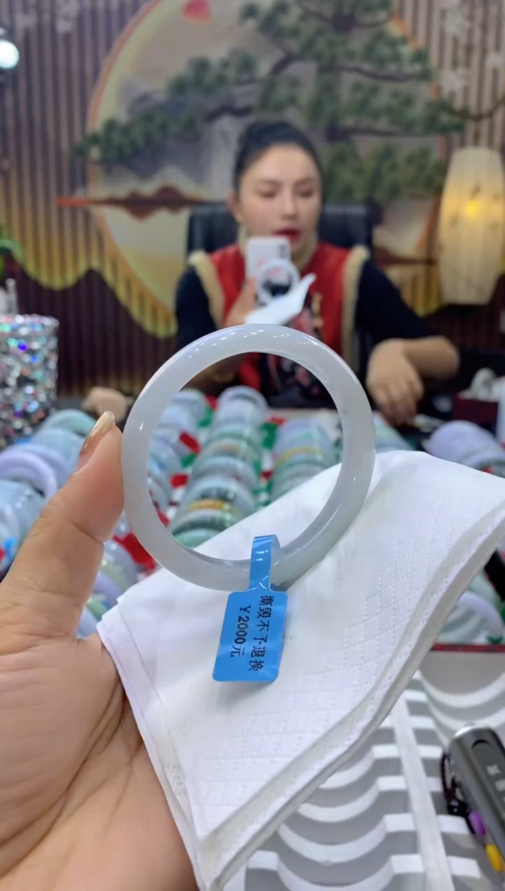 【闪购商品】翡翠手镯未镶嵌多人06253