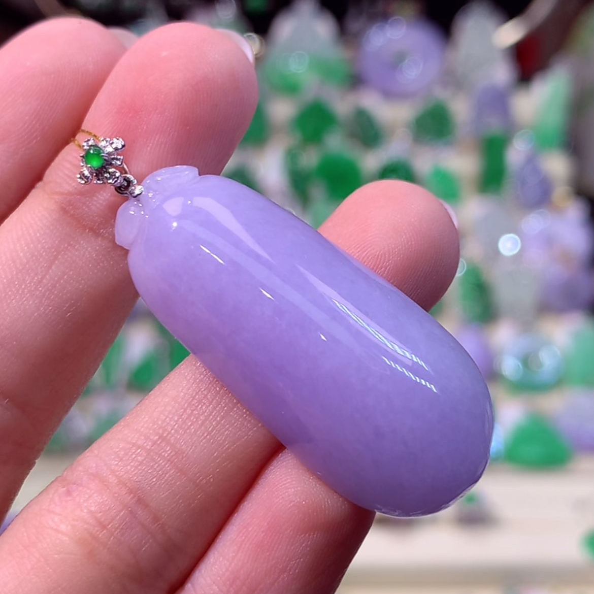 缅甸天然A货翡翠吊坠