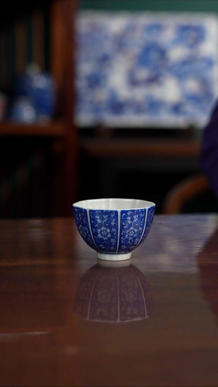 柴窑青花牡丹纹饰