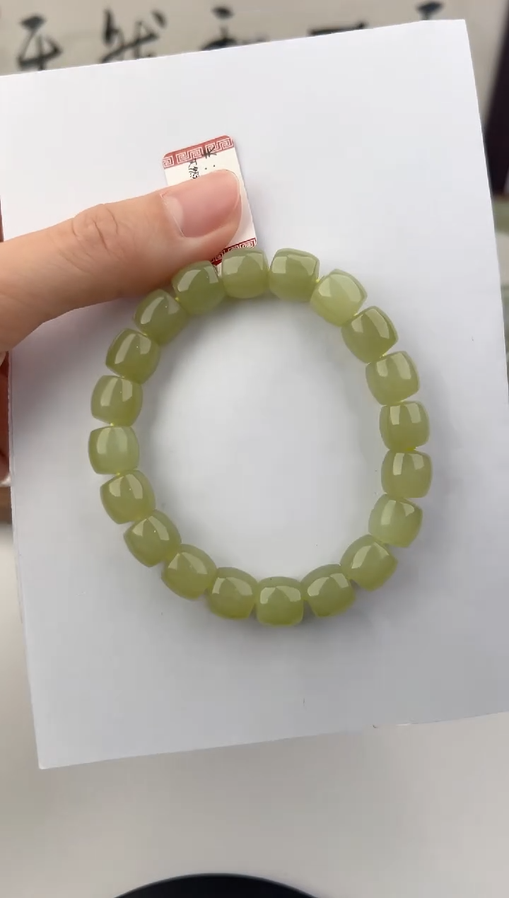 未镶嵌手链和田玉1颜色微差无瑕疵