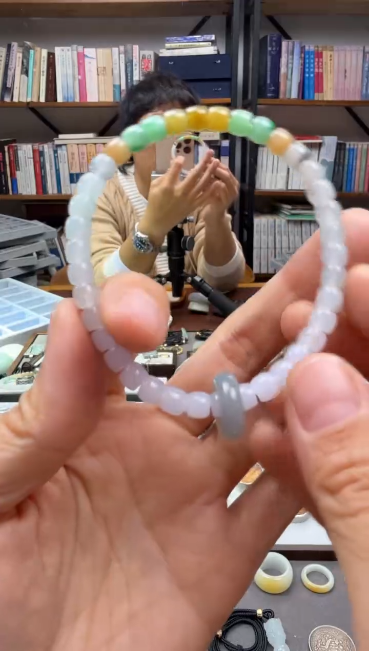 颈饰未镶嵌翡翠手串