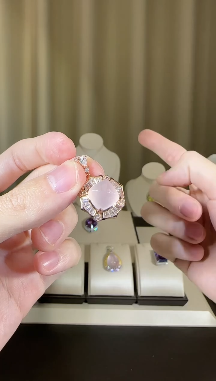 【闪购商品】芙蓉石颈饰银S925镶嵌10mm星光粉水晶