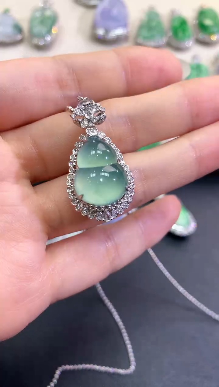 【闪购商品】翡翠颈饰18K金镶嵌C73  