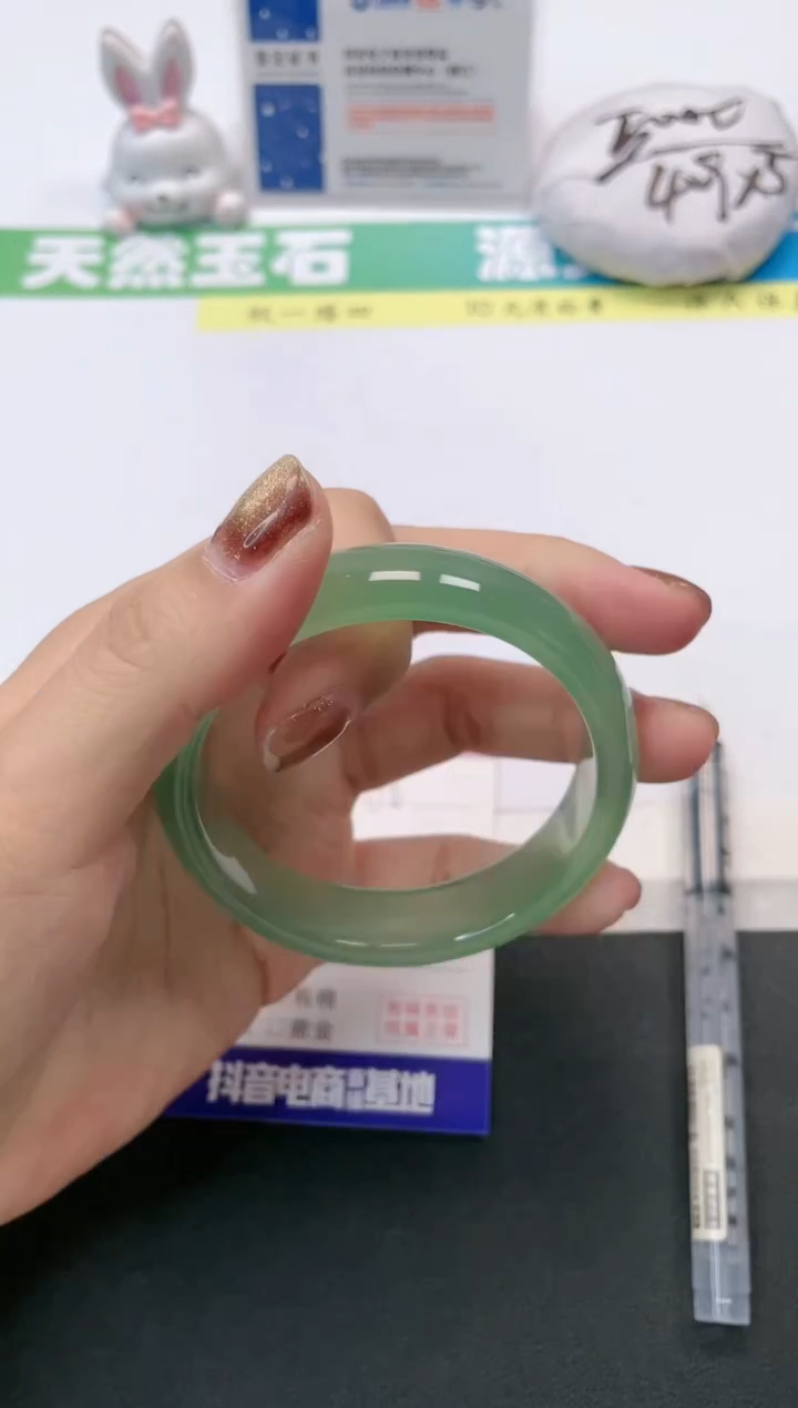 【闪购商品】石英质玉手镯未镶嵌68-54