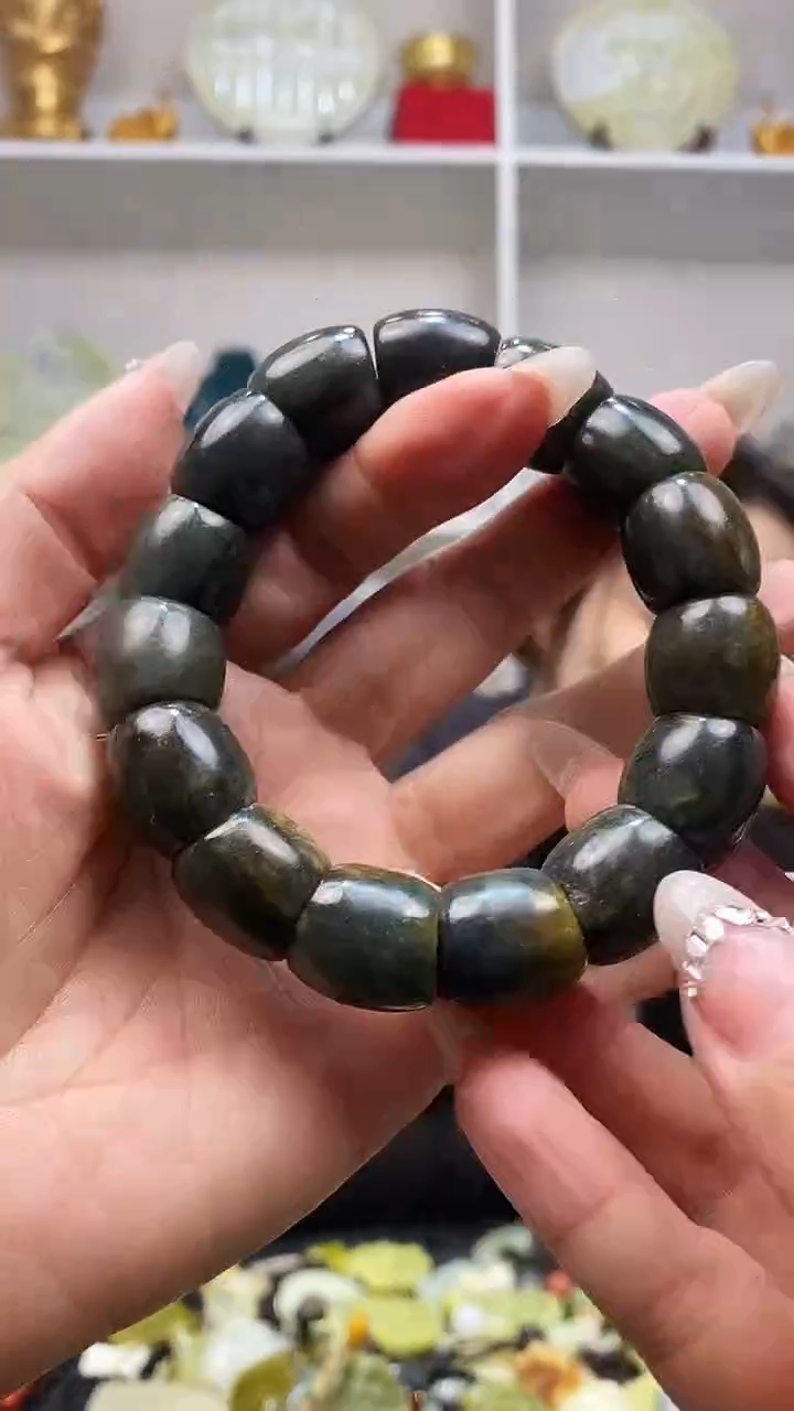 颈饰未镶嵌和田玉  