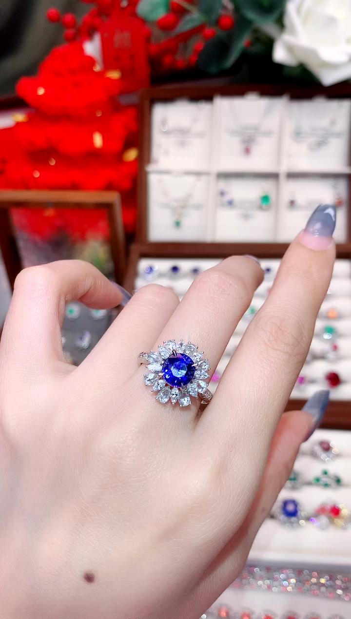 蓝宝石戒指18K金镶嵌2.78ct/天然宝石/七天无理由