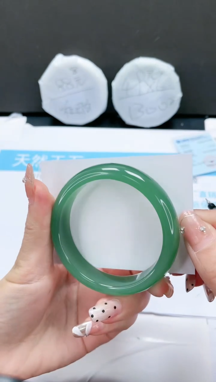 【闪购商品】石英质玉手镯未镶嵌252-59