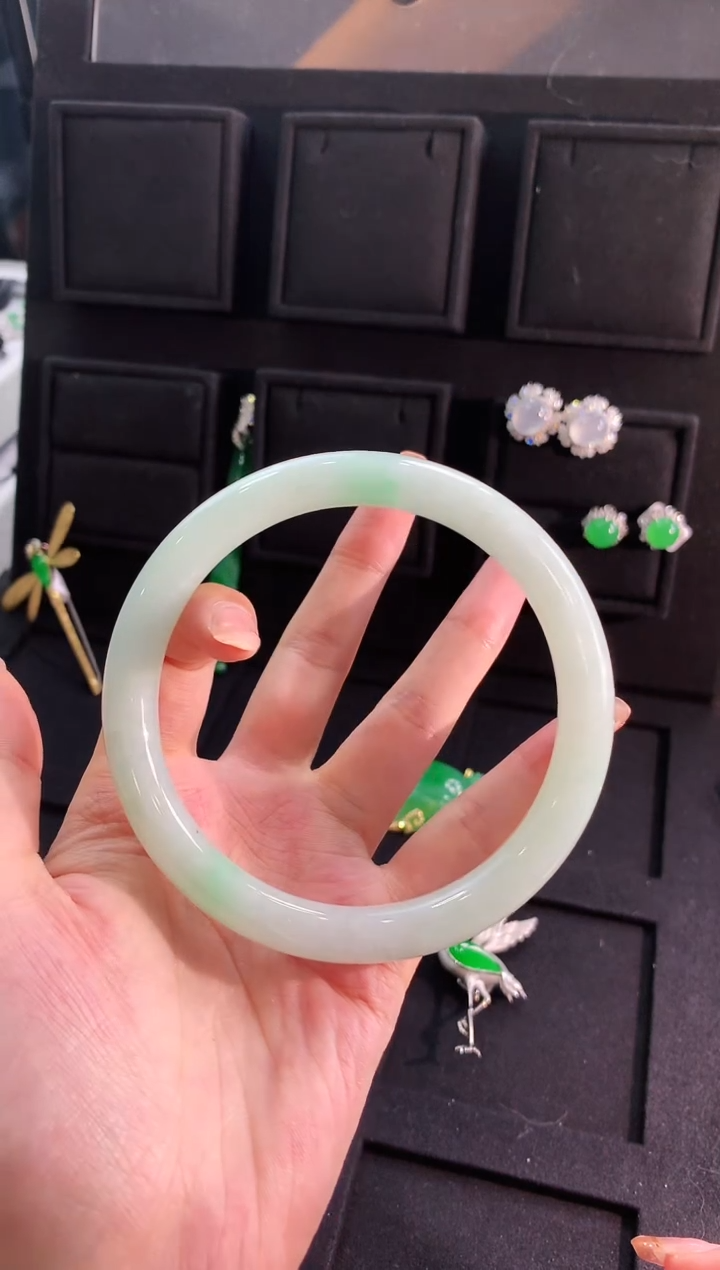 【闪购商品】翡翠手镯未镶嵌手饰 有纹介意勿拍