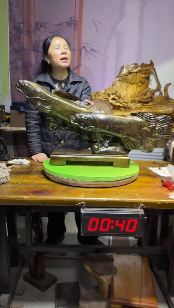 金丝楠陈*德金丝楠木雕刻摆件