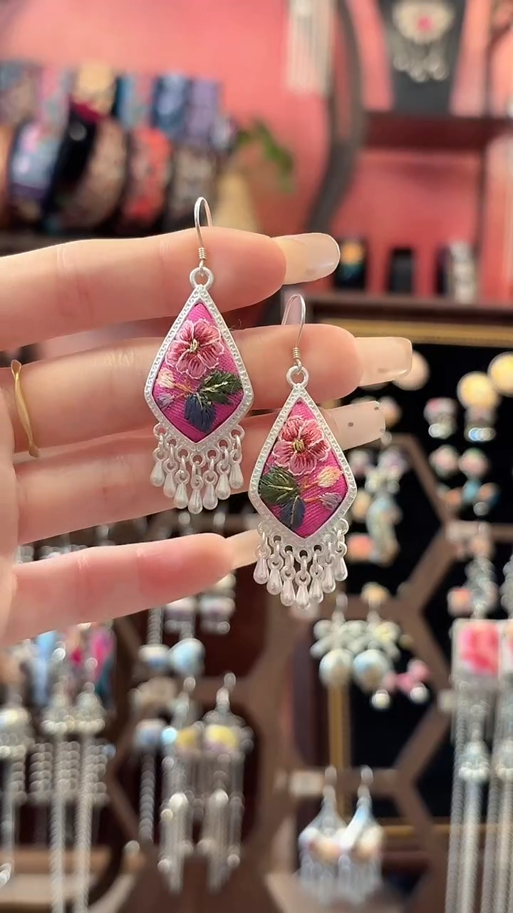 织绣 云织谣民族风精美饰品  152