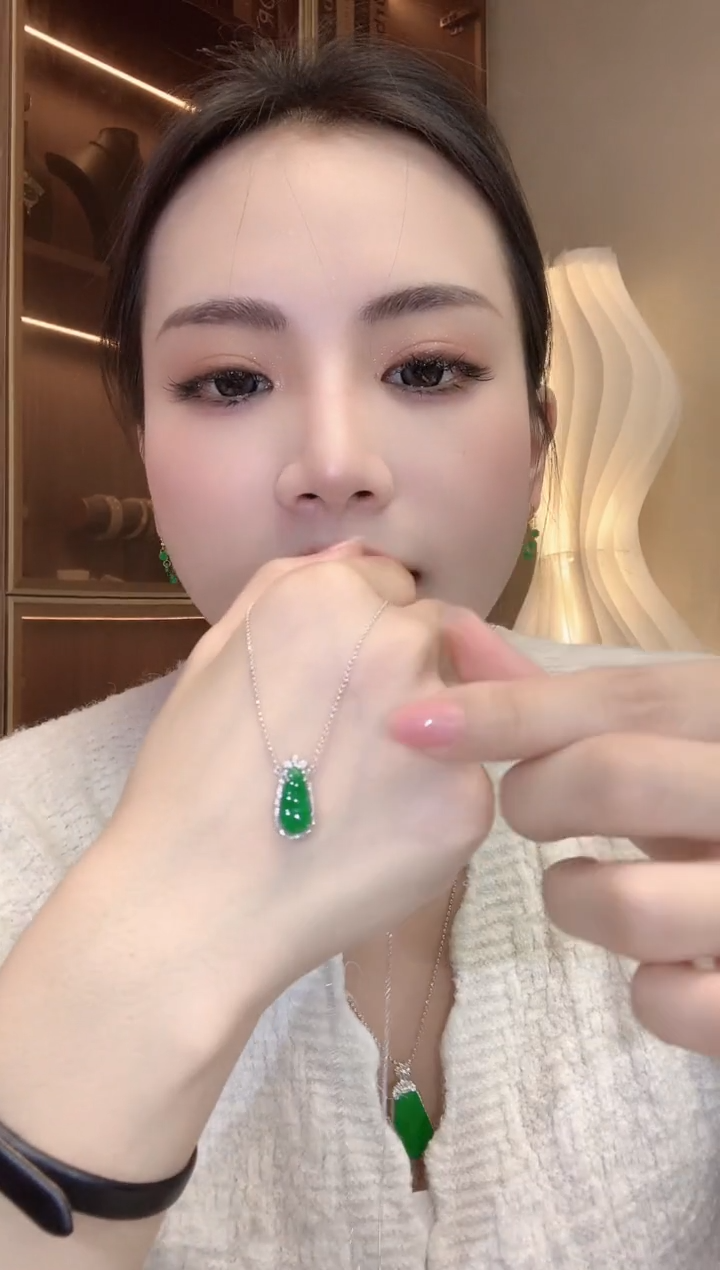 【闪购商品】翡翠套链18K金镶嵌A26一件