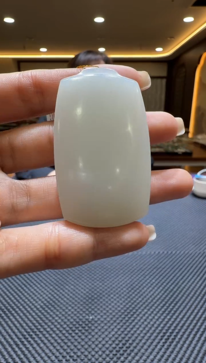 颈饰未镶嵌和田玉挂件