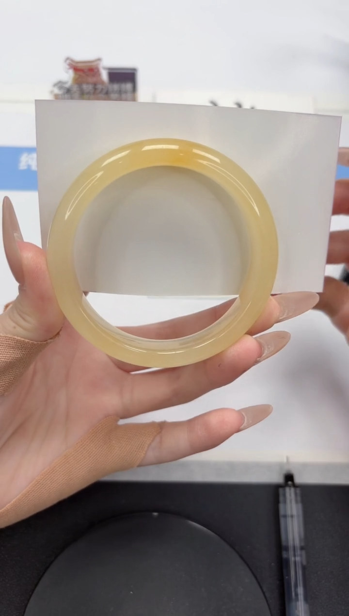 【闪购商品】石英质玉手镯未镶嵌A92-58.1