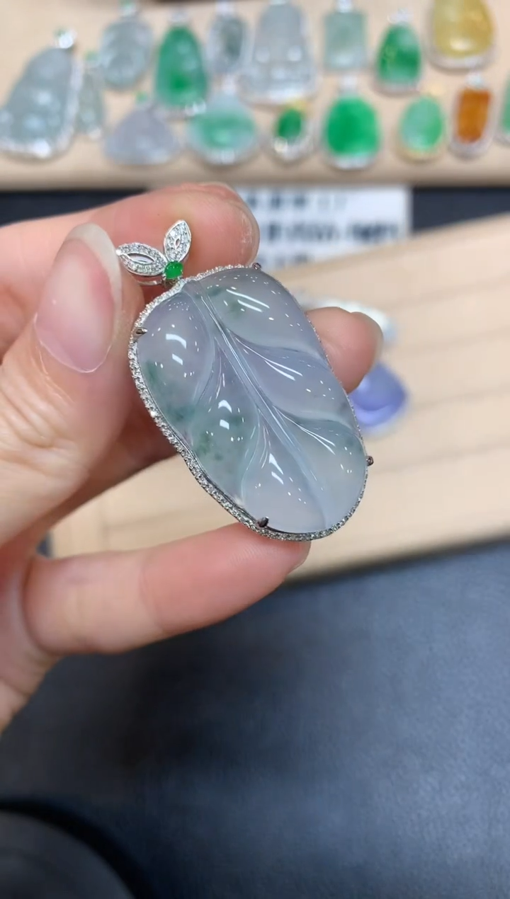 【闪购商品】翡翠颈饰18K金镶嵌树叶【无服务费