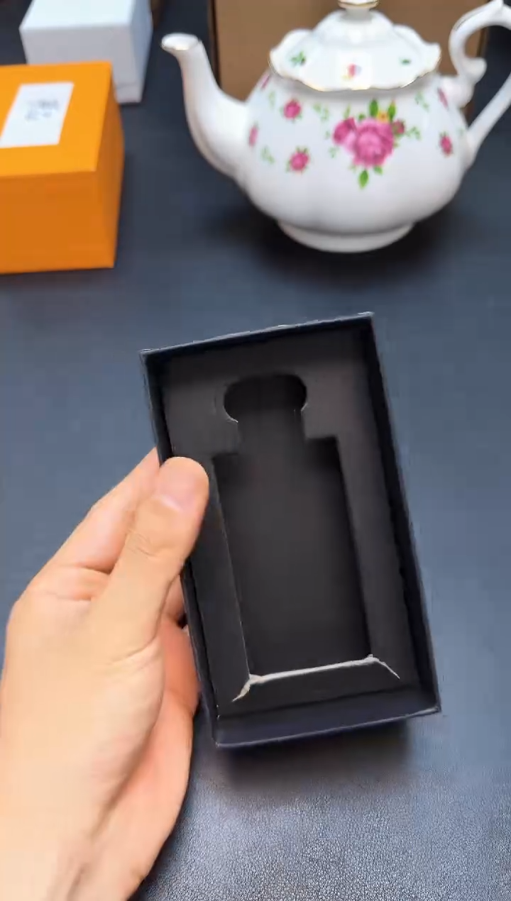 瓷片全新正品一件不留@@WE671