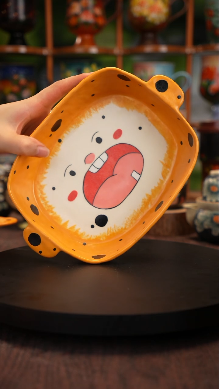 五彩手绘陶瓷盘子