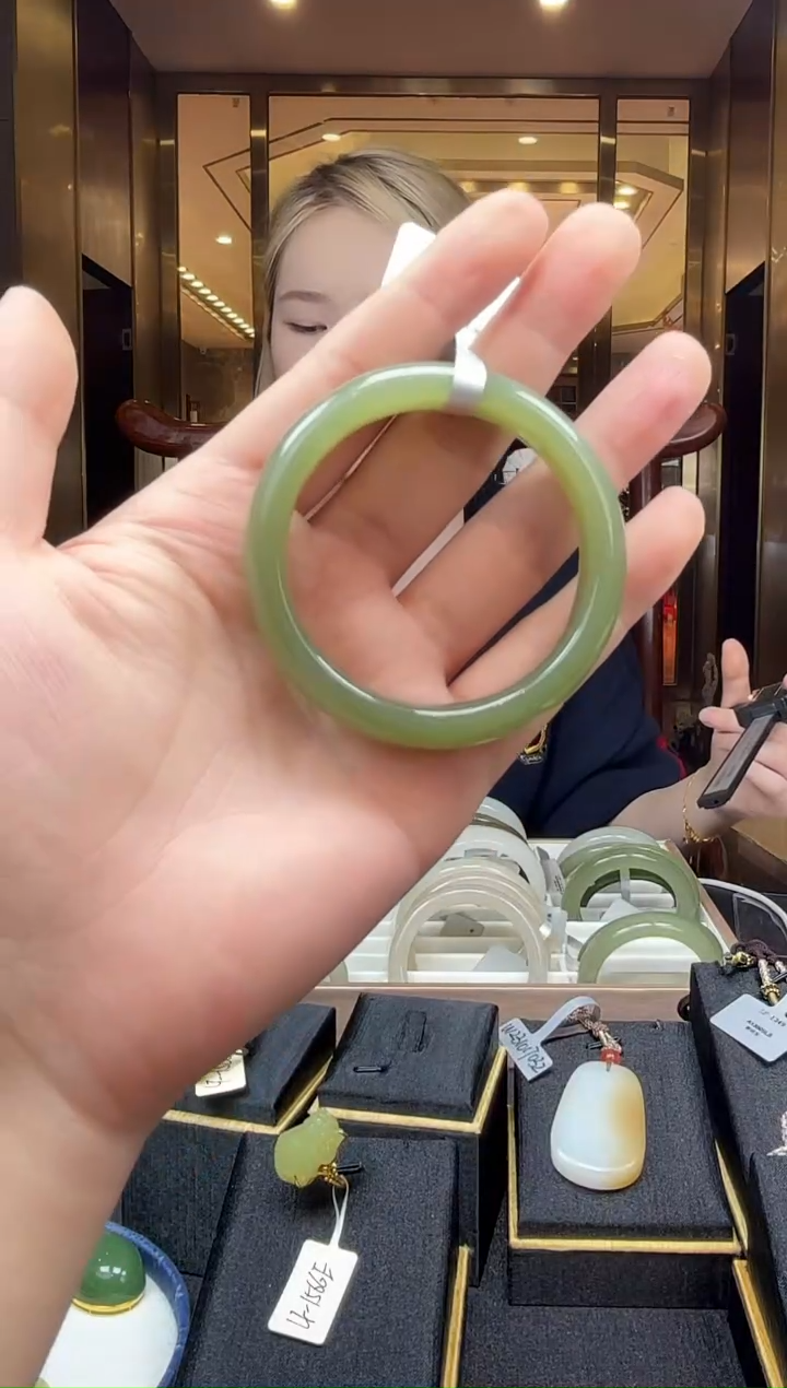 【闪购商品】和田玉手镯未镶嵌SH1777 多样性发其一