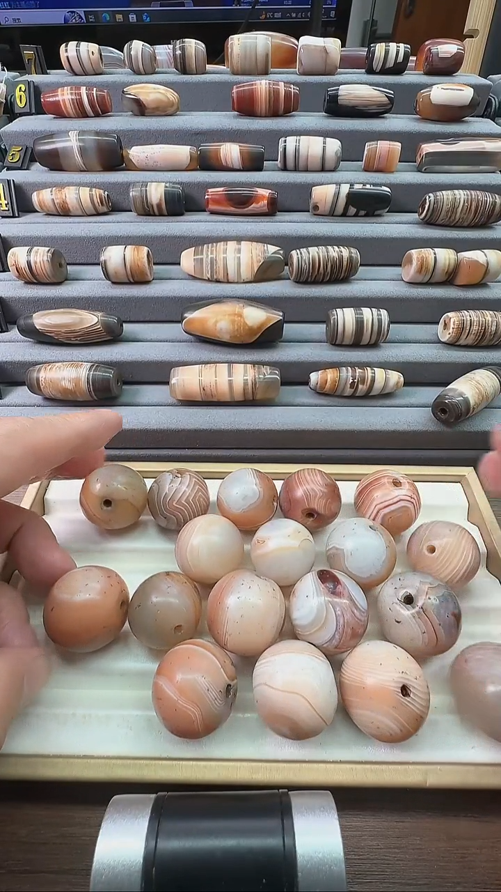 未镶嵌颈饰玛瑙/玉髓玛瑙 25