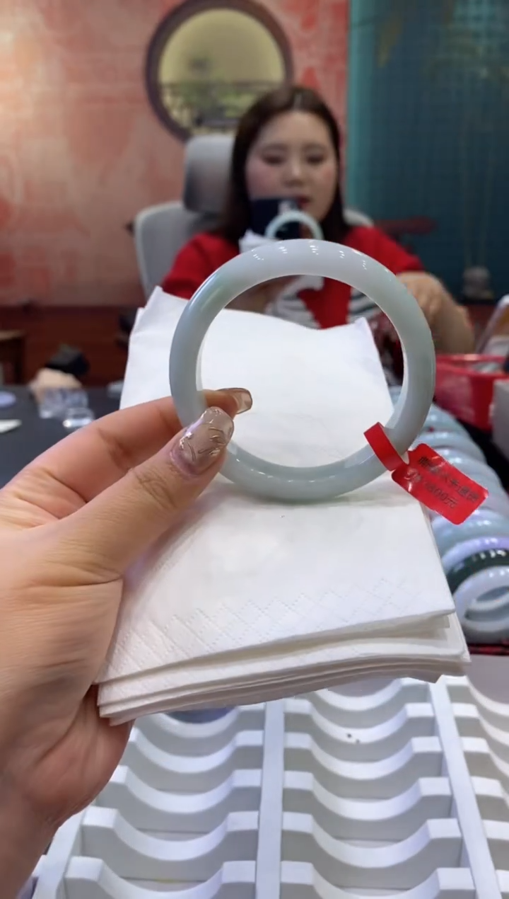 【闪购商品】翡翠手镯未镶嵌多人006313