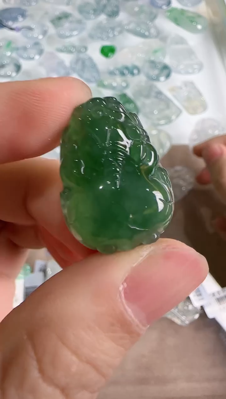 【闪购商品】翡翠吊坠(不含链)未镶嵌··