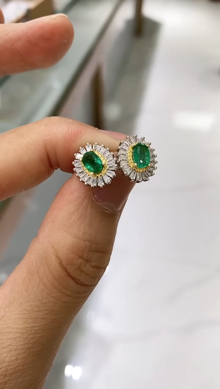 【闪购商品】祖母绿耳饰银S925镶嵌耳钉