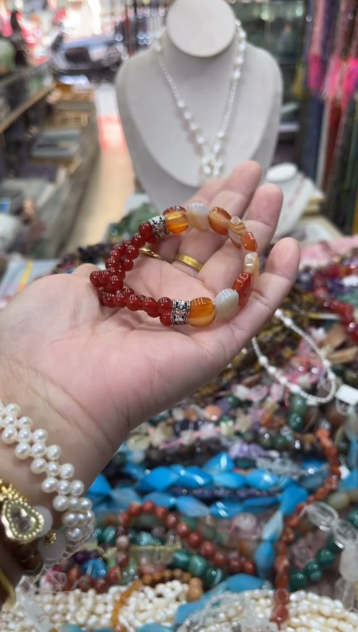 未镶嵌玛瑙/玉髓珠宝半成品一个手链