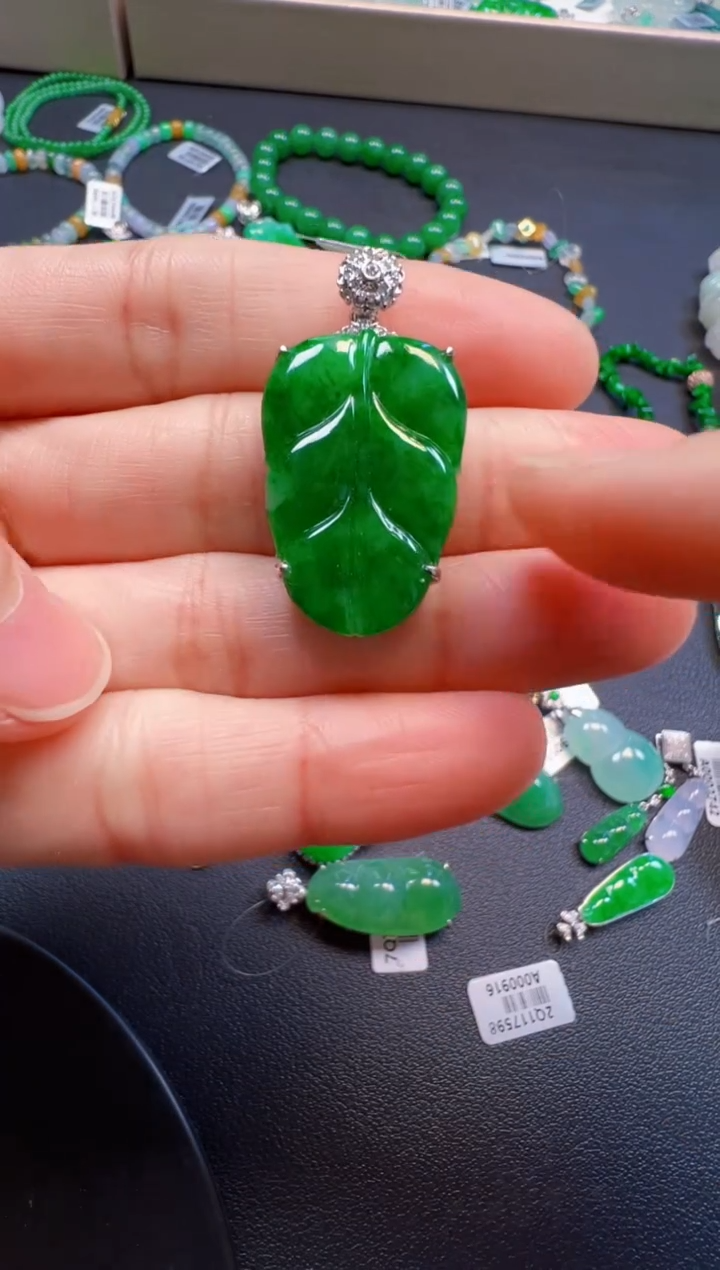 【闪购商品】翡翠吊坠(不含链)18K金镶嵌5800