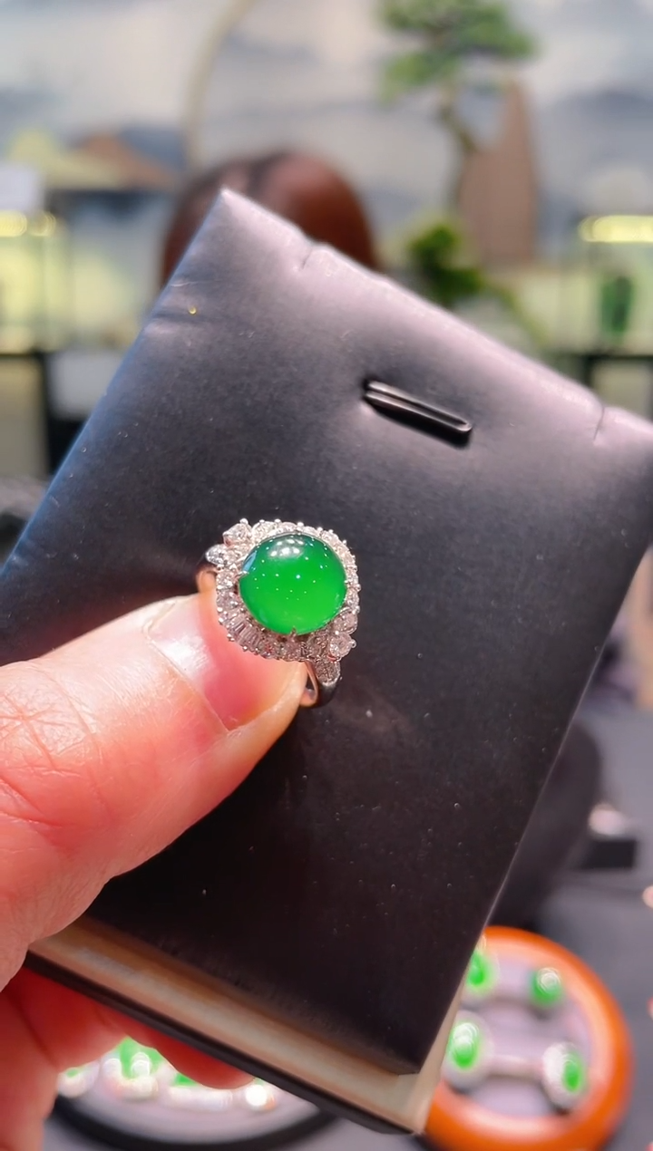 【闪购商品】翡翠颈饰18K金镶嵌A57戒指天然A货翡翠