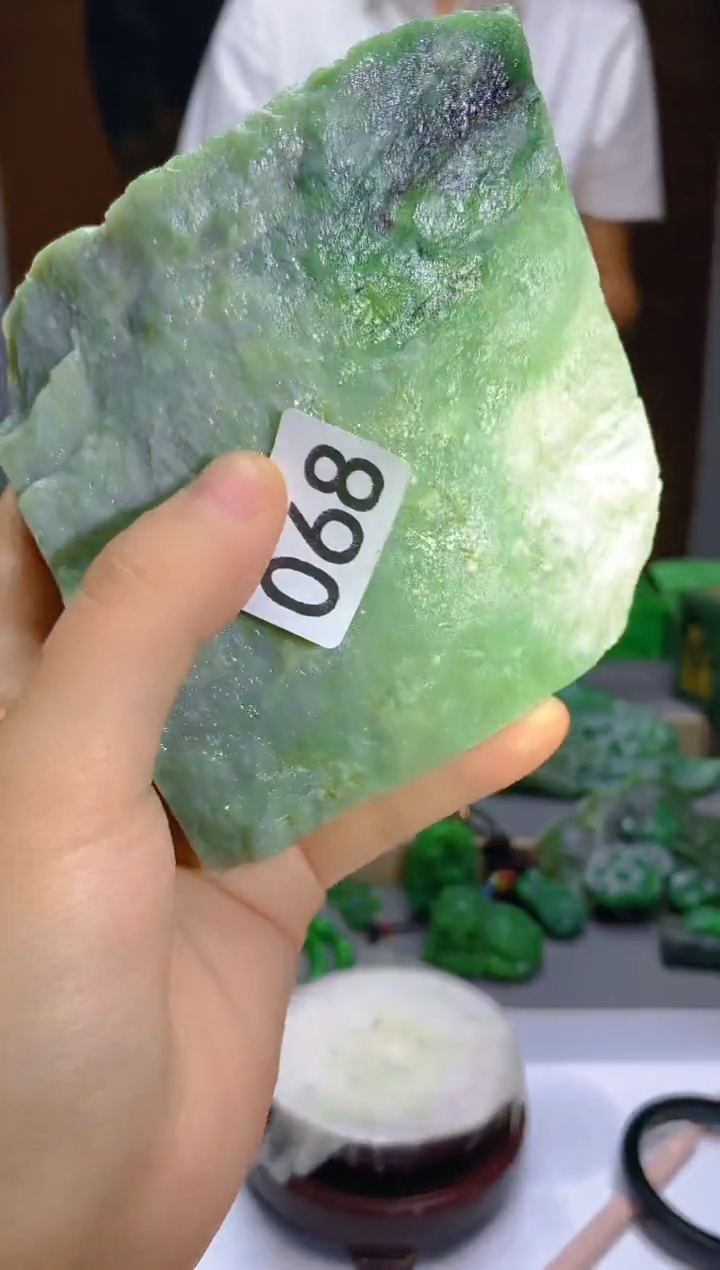 和田玉（碧玉）未镶嵌珠宝半成品68