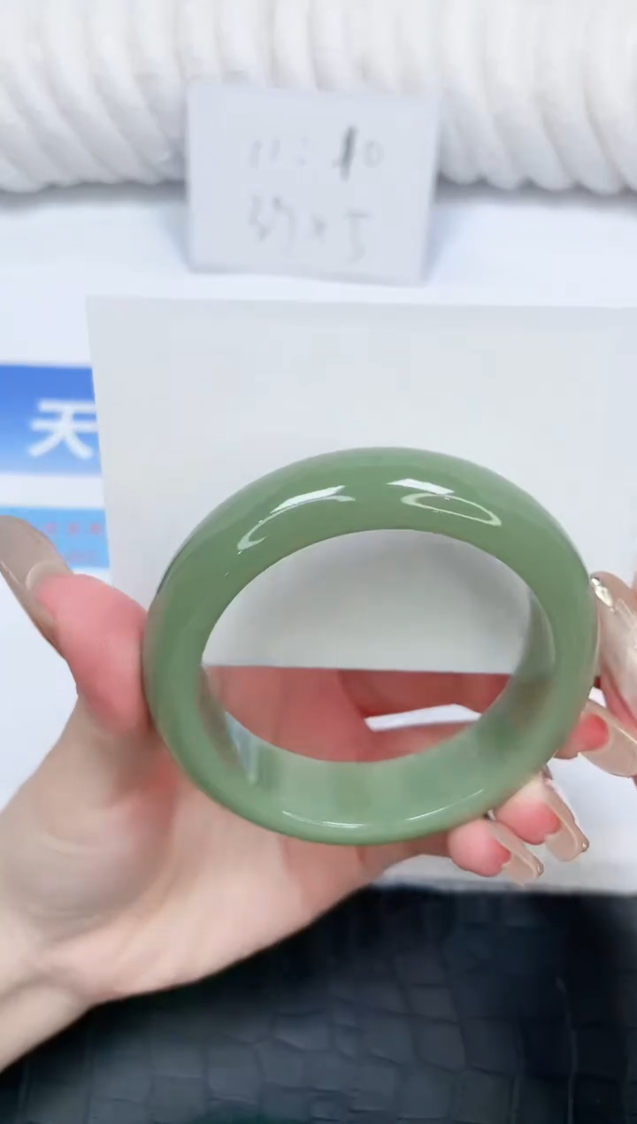 石英质玉手镯未镶嵌7-56.4