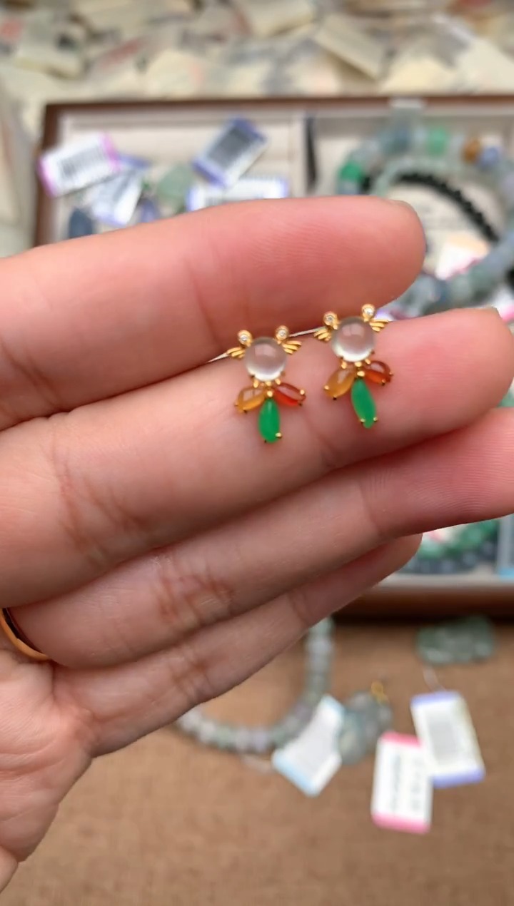 18K金镶嵌挂件翡翠一