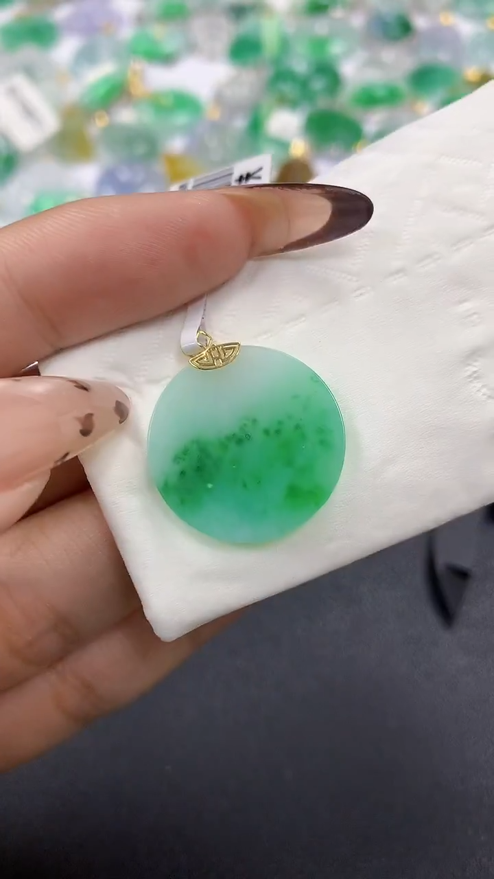 颈饰18K金镶嵌翡翠a货假一赔三支持复检百元上9元证书费自理