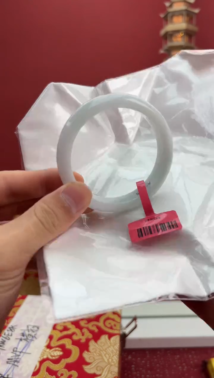 【闪购商品】翡翠手镯未镶嵌34手镯