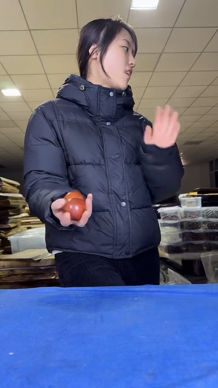 13.88一对微瑕疵手球