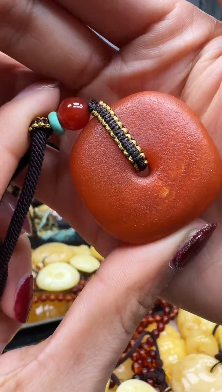 【闪购商品】琥珀裸石未镶嵌挂坠