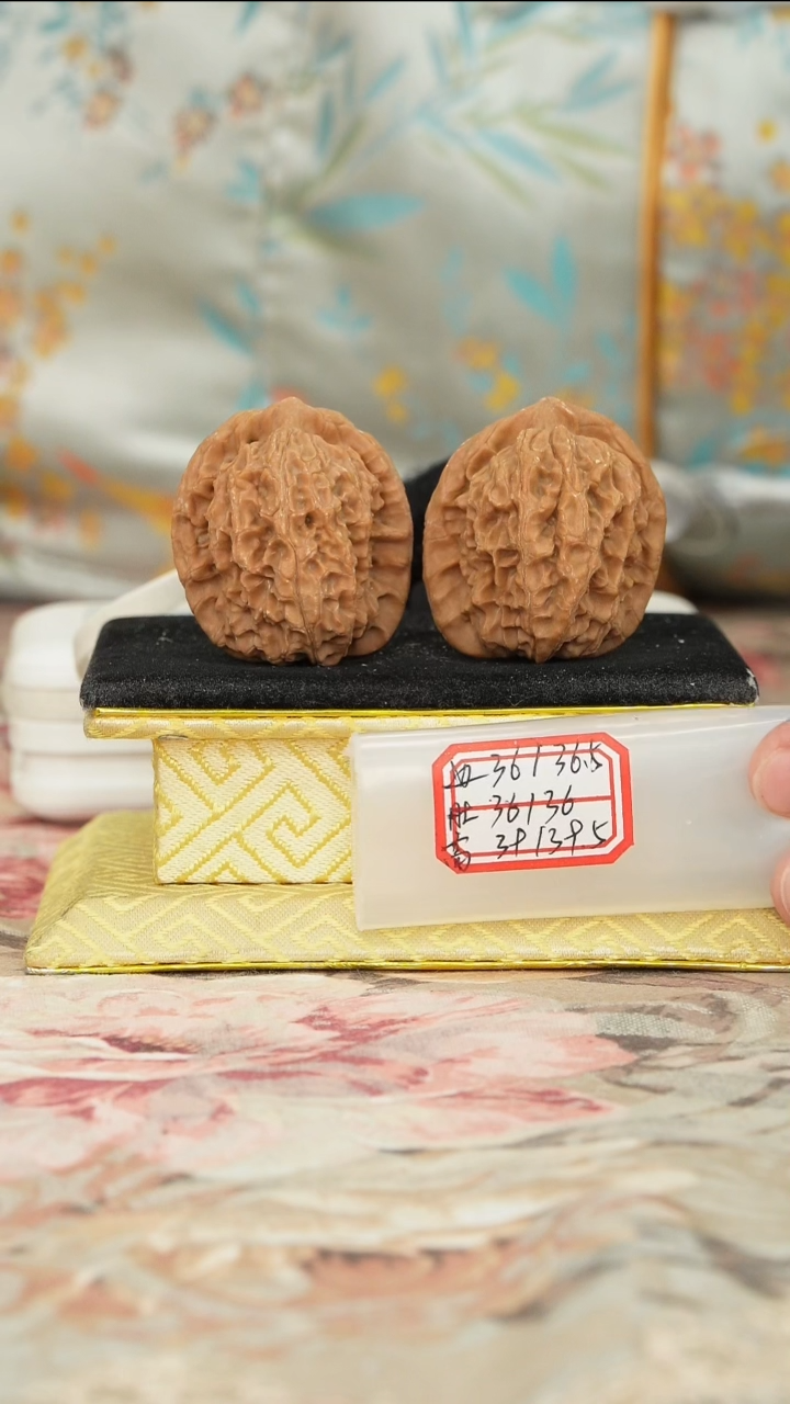 【闪购商品】文玩核桃把件非嫁接马老四