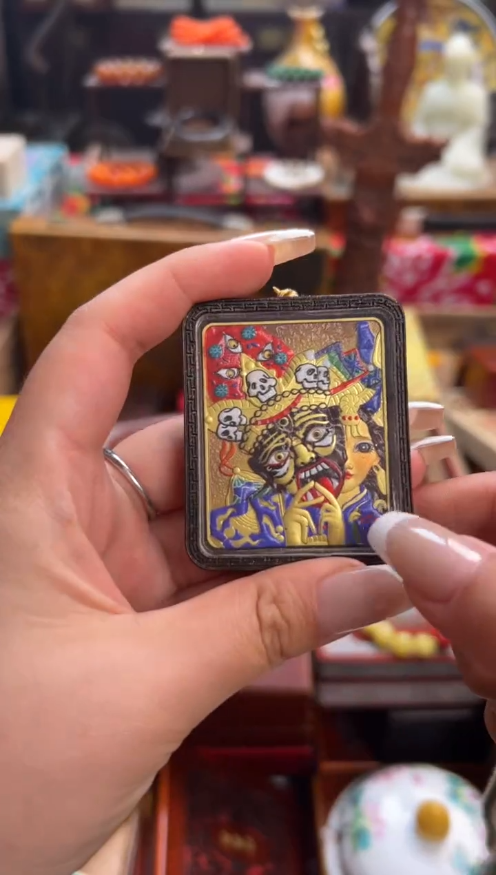 吊坠--------瓷--------扎及拉姆唐卡