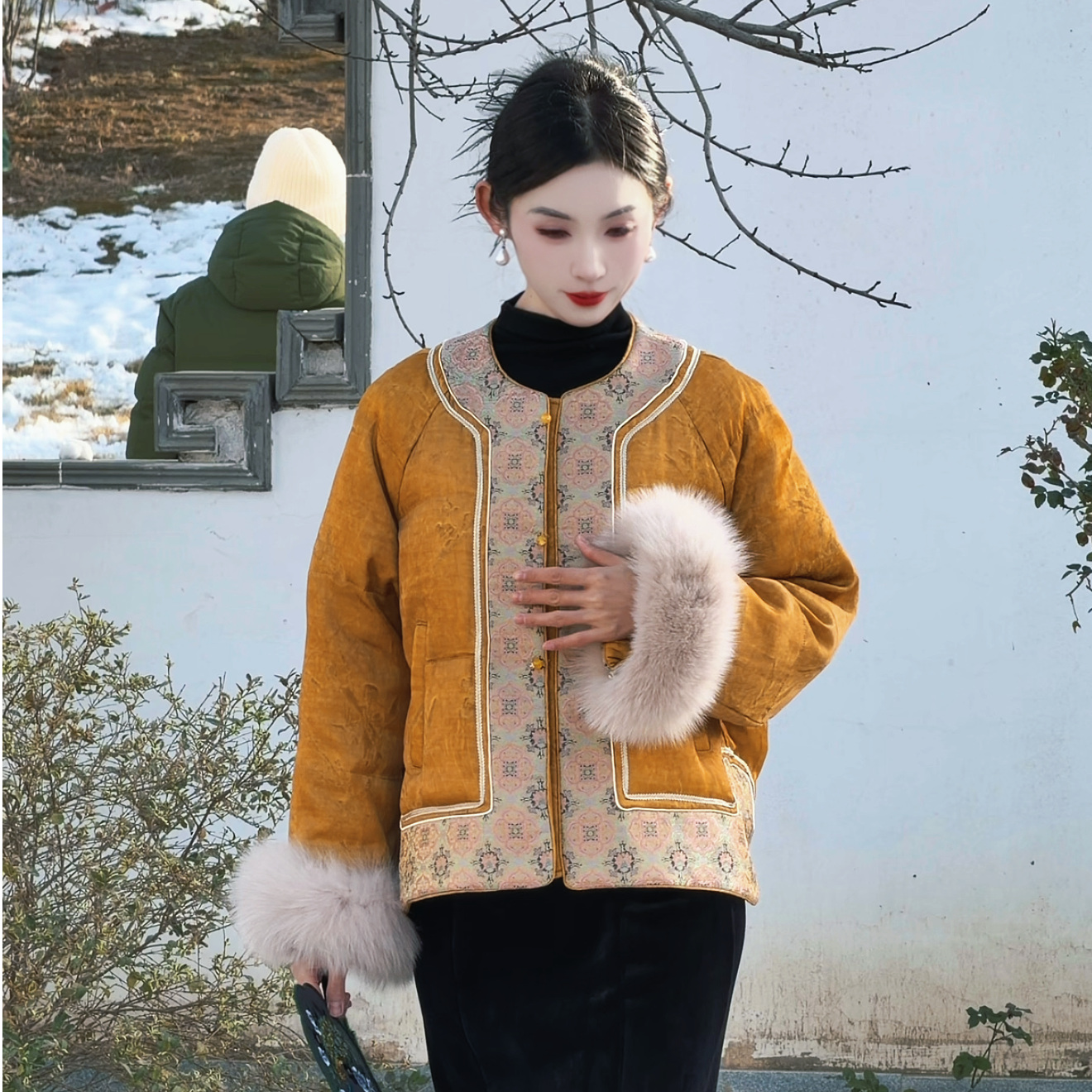 2025冬款气质时尚中式显瘦国风重工上衣民族风狐狸毛袖复古鹅绒服