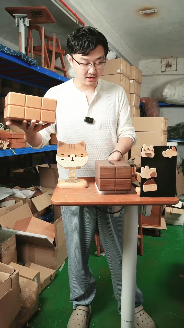 木樱桃木纸巾盒   