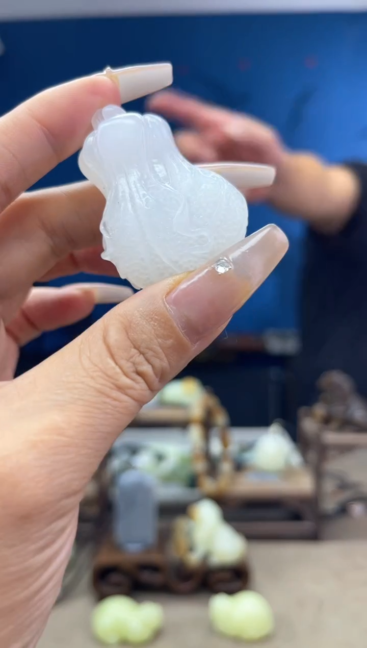 和田玉未镶嵌颈饰1