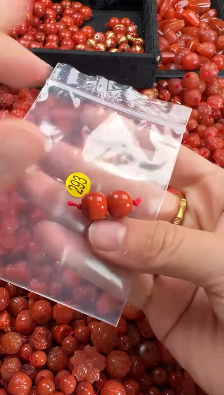 【闪购商品】南红玛瑙颈饰未镶嵌2