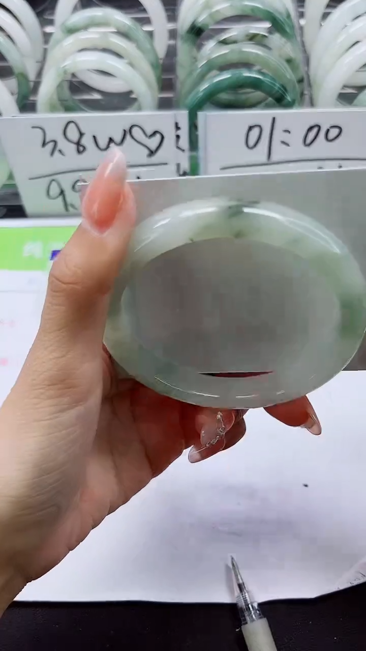 【闪购商品】石英质玉手镯未镶嵌A300-60/61