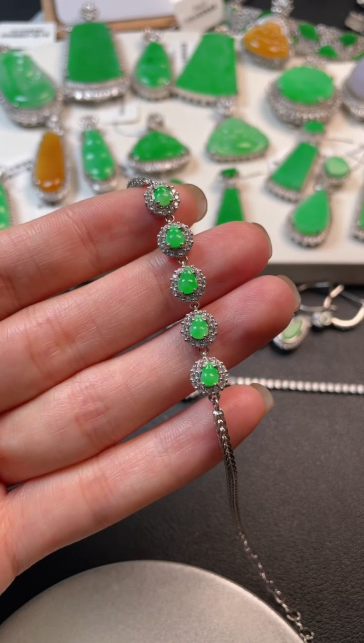 【闪购商品】翡翠吊坠(不含链)银S925镶嵌手链