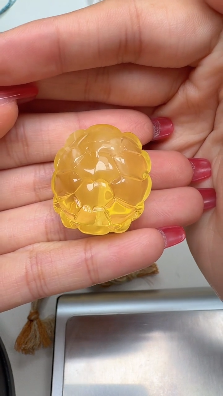 裸石琥珀未镶嵌如图