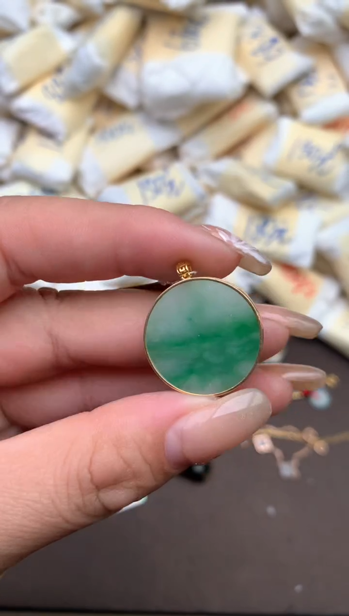 【闪购商品】翡翠挂件18K金镶嵌—