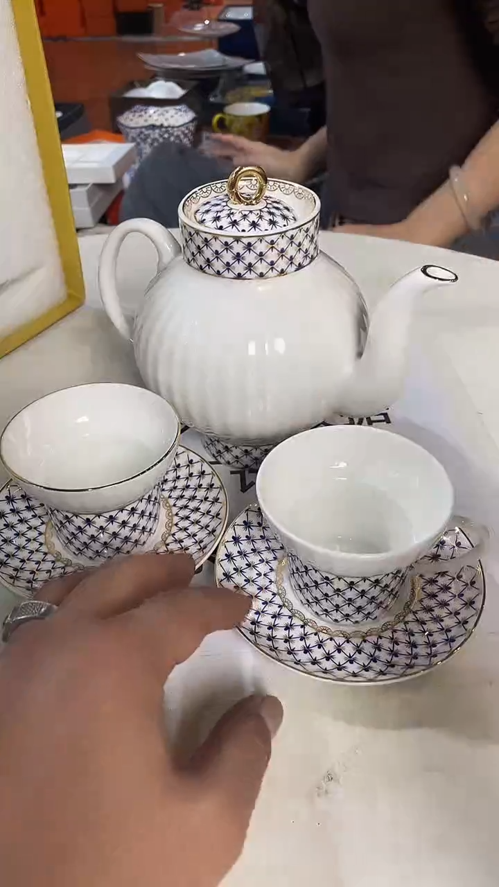 杯鸿辉家品牌瓷器，京东包邮！