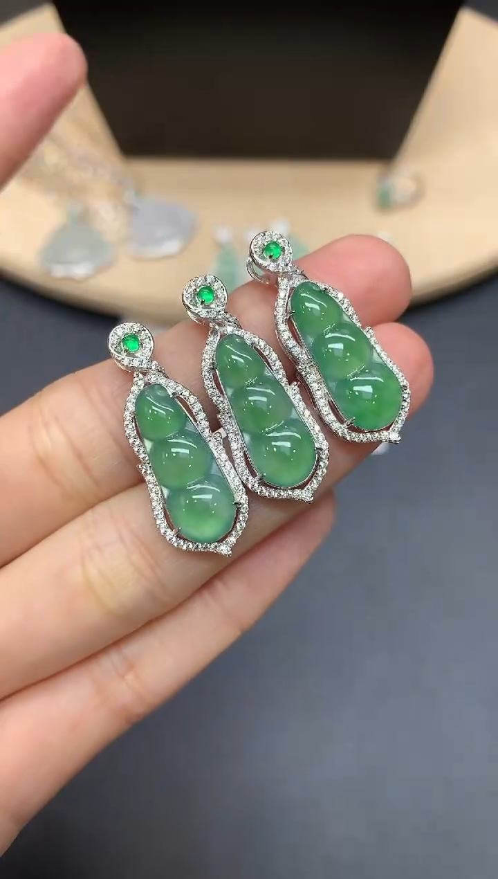 【闪购商品】翡翠吊坠(不含链)银S925镶嵌福豆【多样性发其一】